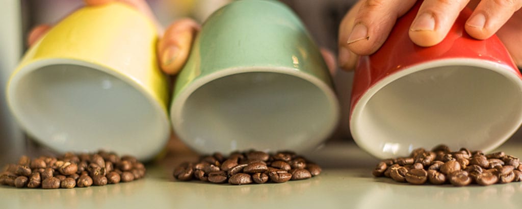 כוסות ופולי קפה