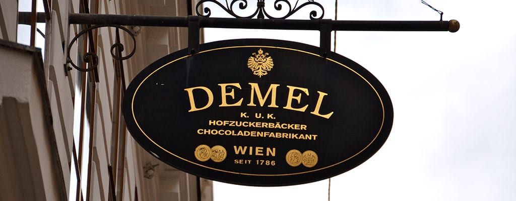 שלט בית קפה באוסטריה