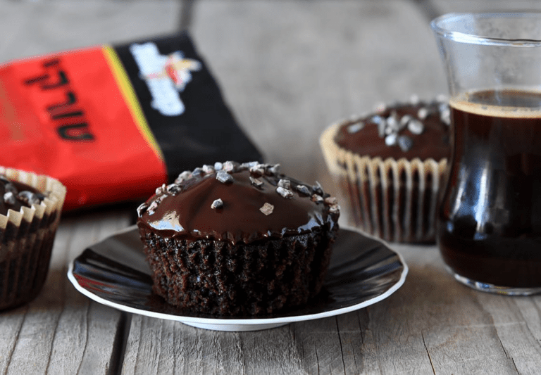 קאפקייקס שוקולד מריר וקפה טורקי