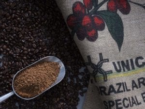 איך מכינים קפה נמס מיובש בהקפאה?